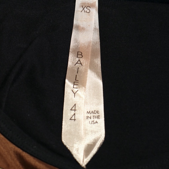 Short sleeve top w/silk front & black tee back - Picture 9 of 11